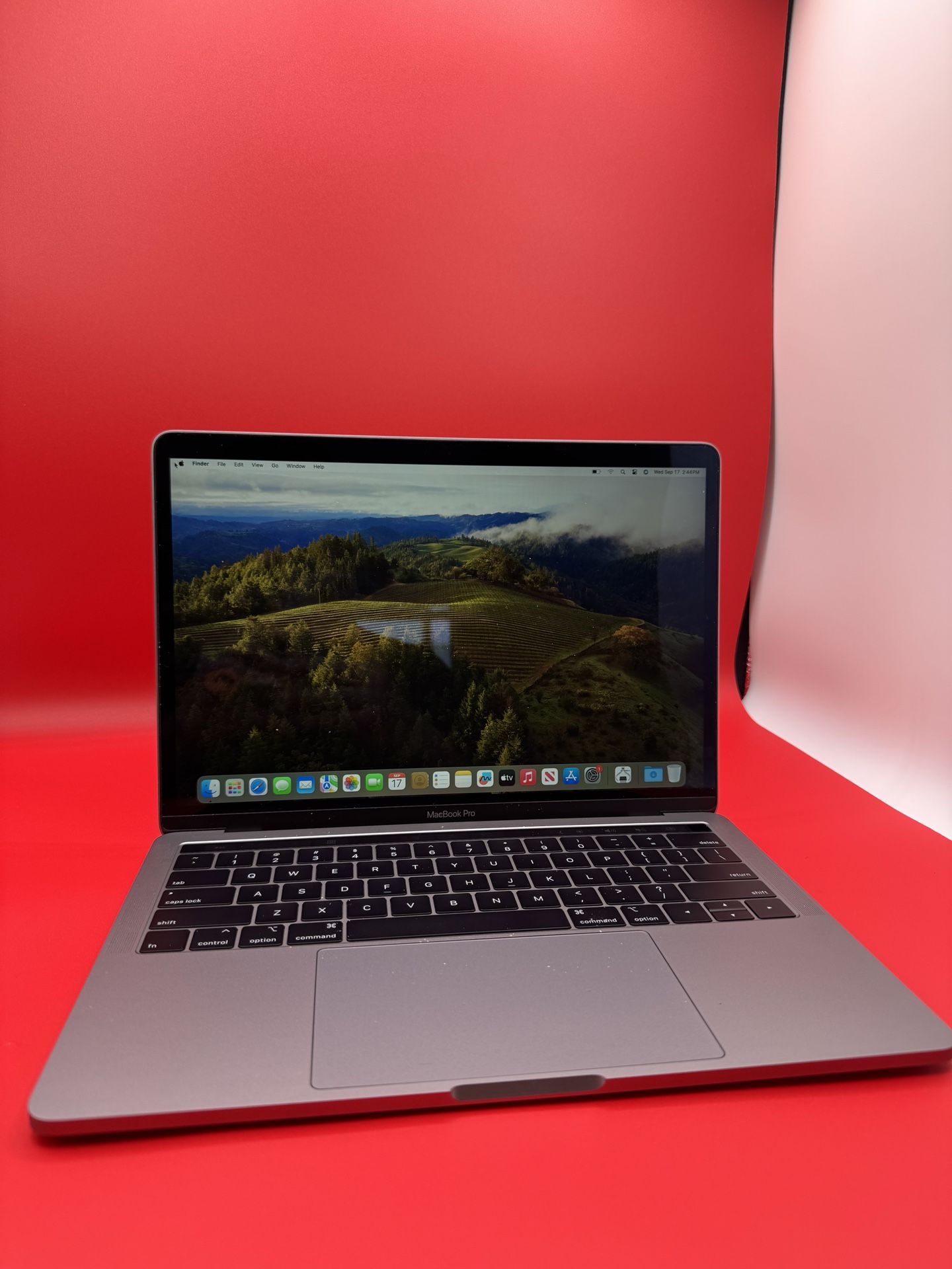 MacBook Pro 13” ( 2019, i5, 16GB, 512) Excellent Working Conditions 