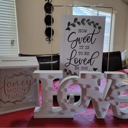 💍 Wedding or Engagement Décor Set – $40 (OBO)