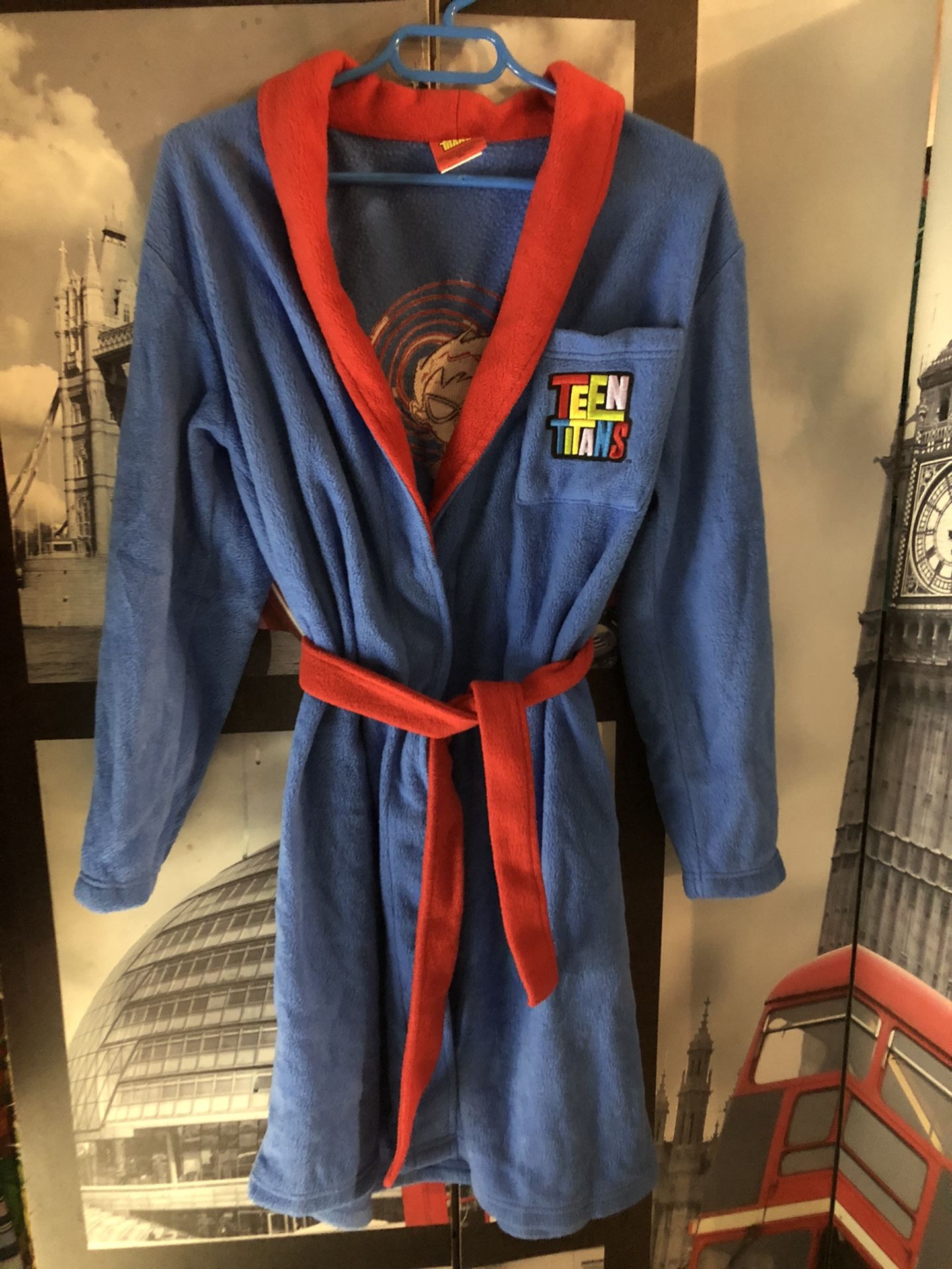 Teen Titans Bath Robe Size Large