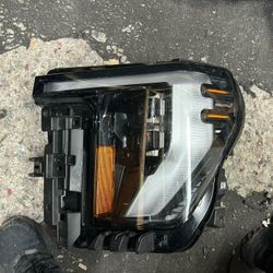 2024-26 GMC SIERRA HD LF HEADLIGHT FULL LED OEM 