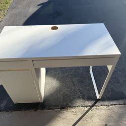 White Ikea Desk