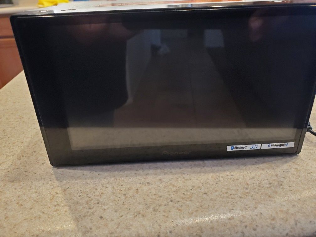 Pioneer Touchscreen Radio