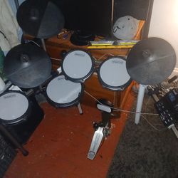 Simmons Titan 50 Electric Drum Set