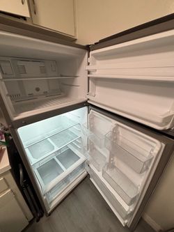 Whirlpool 18 cu ft Stainless Steel Refrigerator