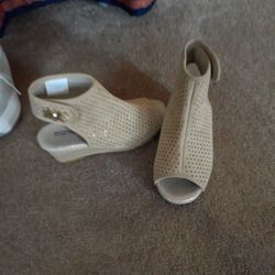 MICHAEL KORS NEW SHOES SIZE3 $25.00