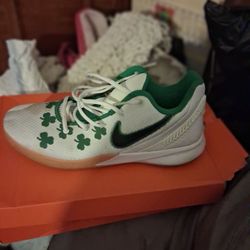 NIKE KYRIE FLYTRAP II