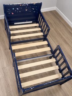 Toddler bed with mattress
