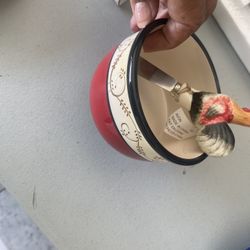Rooster Bowl With Spreader 