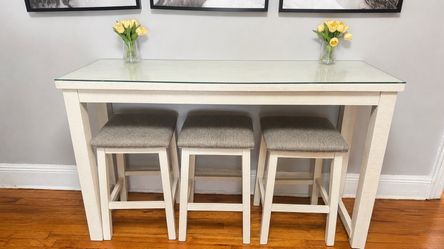 Dinning table