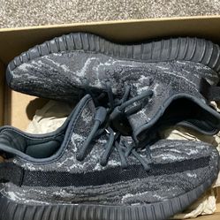 Yeezy 350 Dark Salt Size 6.5y Gs