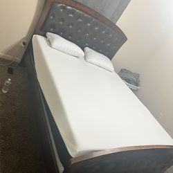 Queen Size Bed 