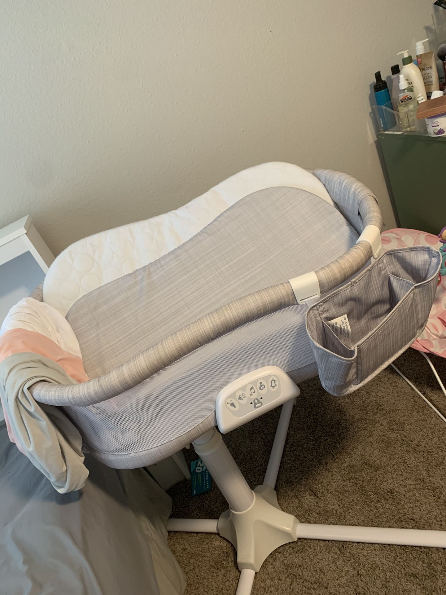 Halo Bassinet- Luxe Edition + Extras