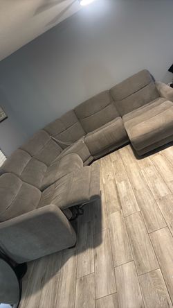 Large Gray Fabric Sectional Sofa with Recliner