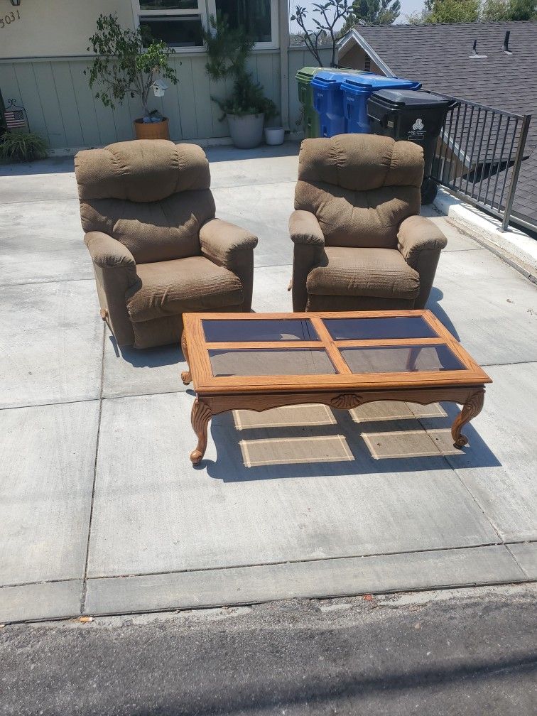 Free Lazy Boy Recliners and Coffee Table