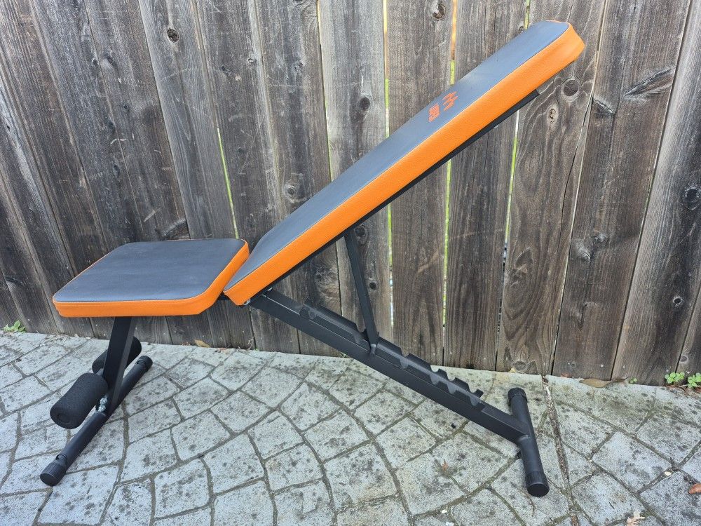 Adjustable Weight Bench