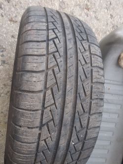 only one tire like new with rim $ 40