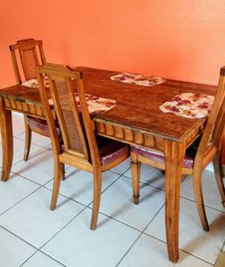 dining table with 4 chairs.