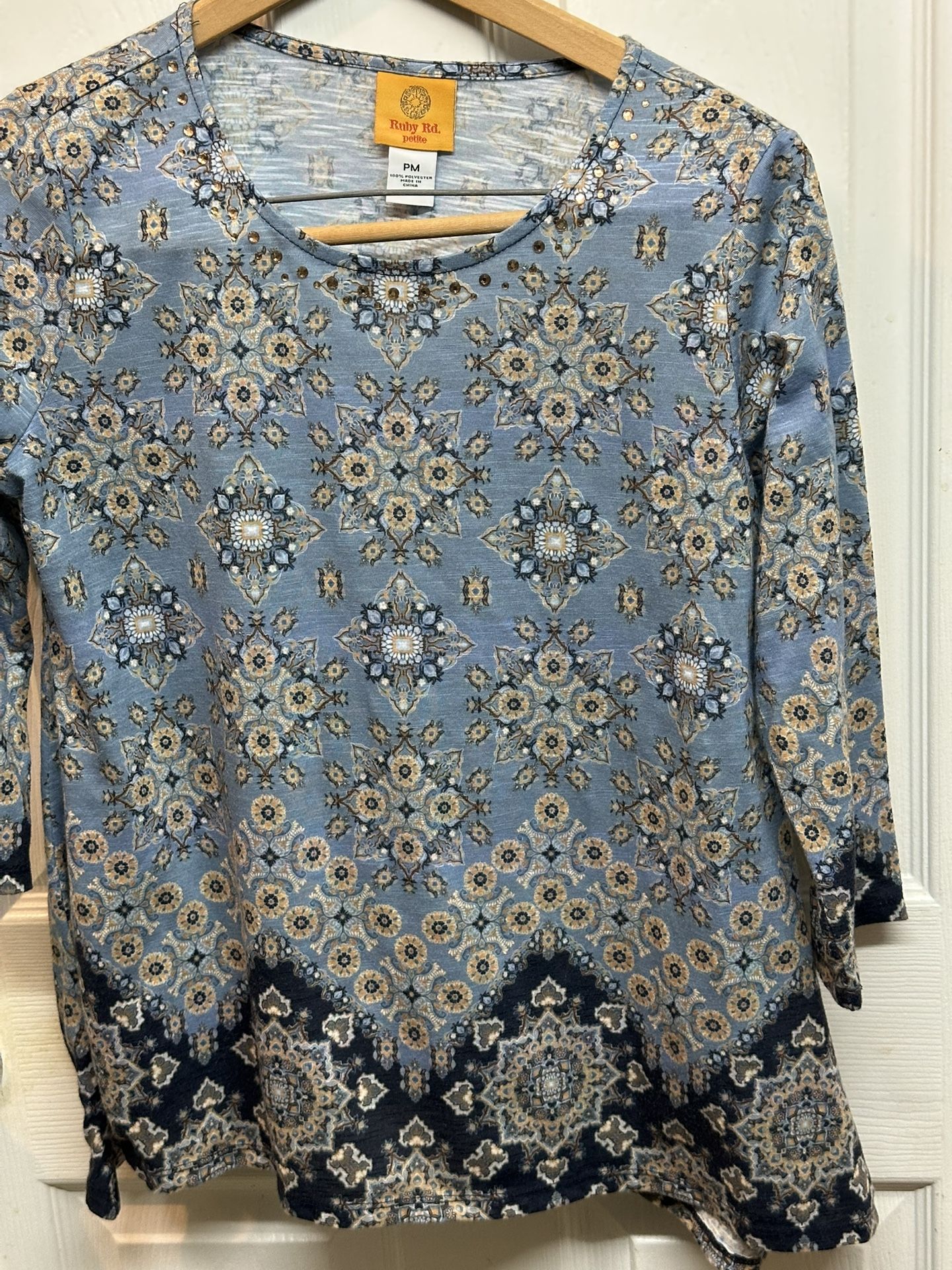 Ruby Rd Petite Medium Blue Ombré Tunic Top Rhinestones Studs Soft Good Condition