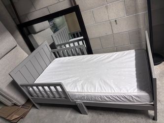 Toddler bed