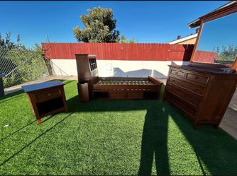 Solid twin wood bedroom set