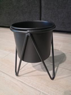 Plant Stand/Pot
