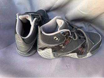 Shaq Kids Juggernaut Basketball Shoes