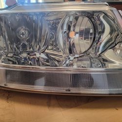 Jeep grand cherokee 1(contact info removed) Passenger side Halogen light