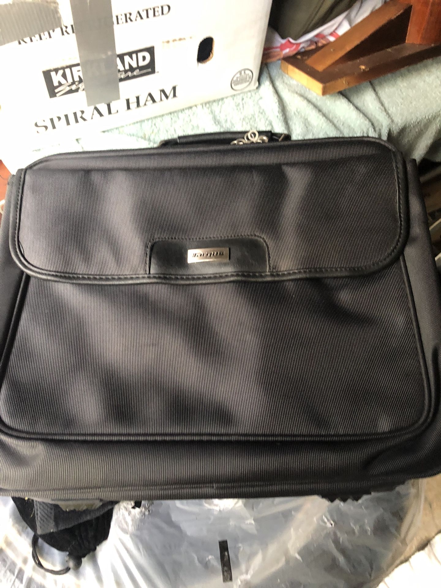 Targus Laptop Bag Many Compartments Like New Great Condition