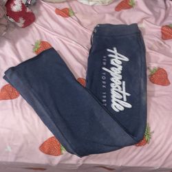 1 sweatpants, 1 flared legging & 2 jeans