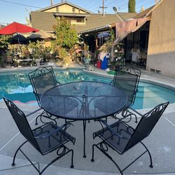 Gorgeous Outdoor Patio Set!!