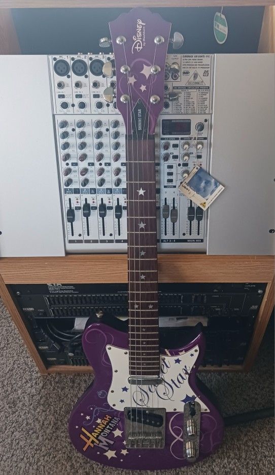 2008,Hannah Montana Disney Guitar,by Washburn