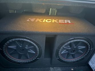 Kicker subs and Kicker amp