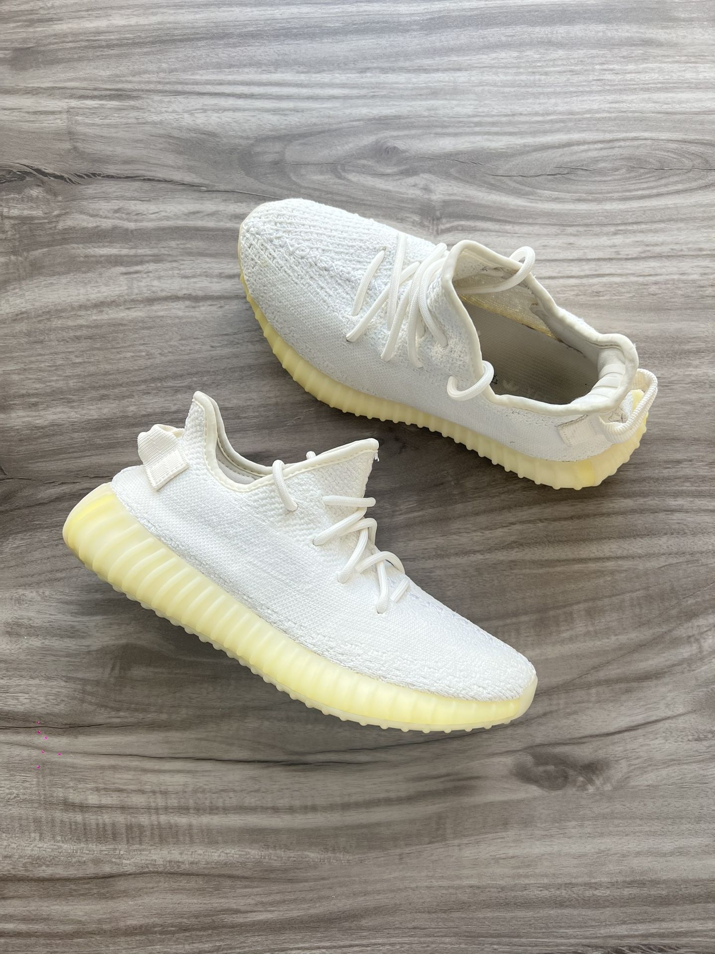 Size 6.5 Men’s/ 8 Women’s- adidas Yeezy Boost 350 V2 Low Cream Triple White