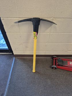 Central Forge 5 LB Pick Mattock 94797