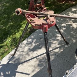 RIDGID Pipe Threading Stand