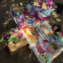 Huge Lot Of Children’s Toys, Dolls, And Games 100+ Items