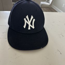 Fitted Yankees Hat 7. 1/4