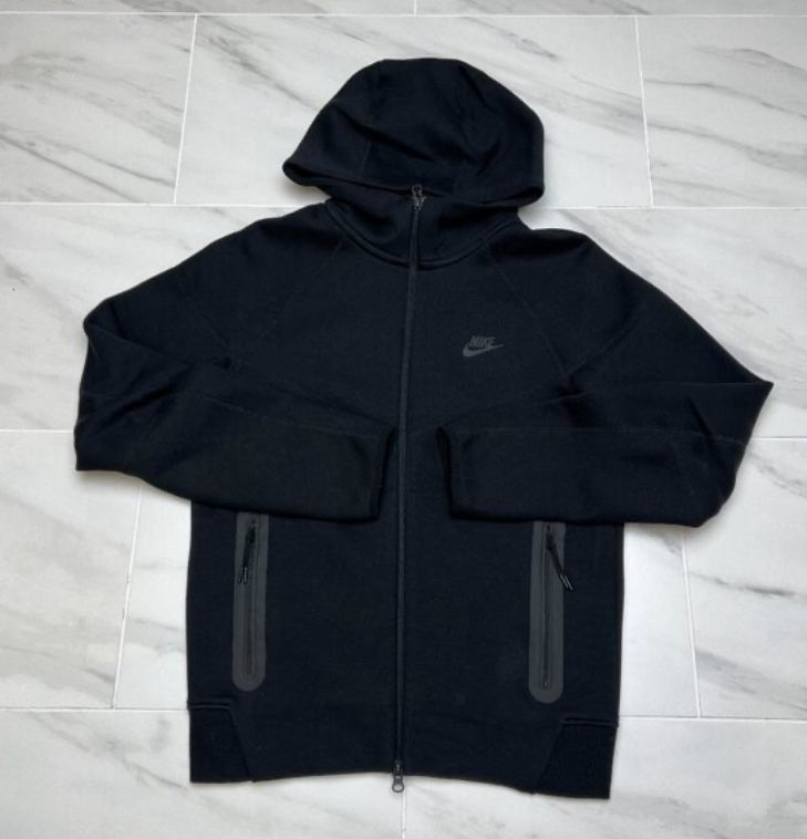 nike tech black