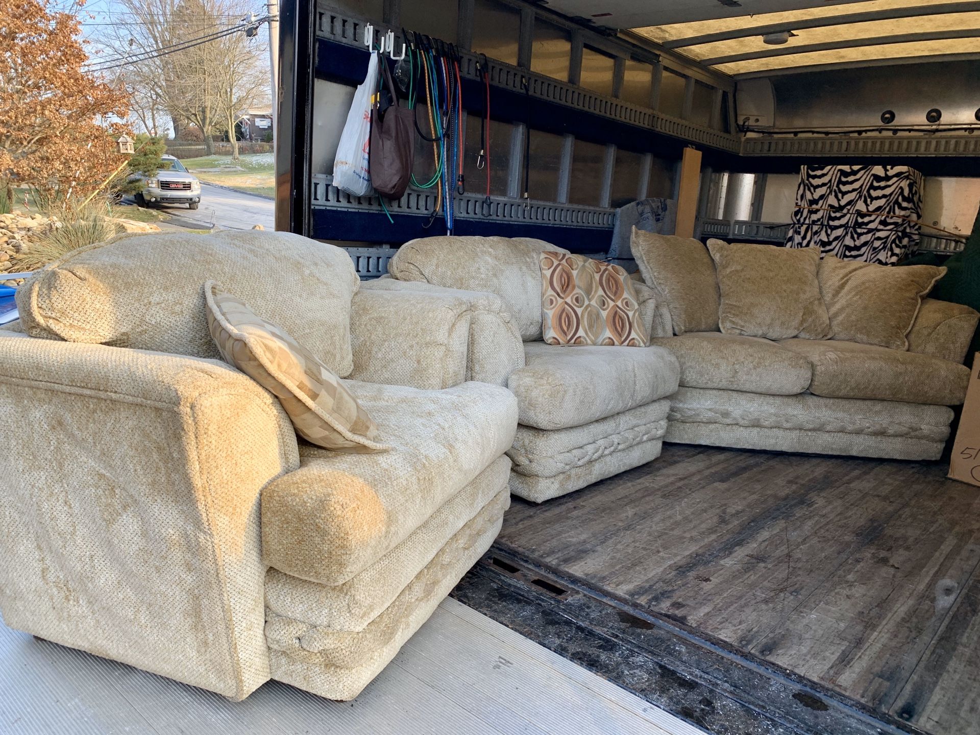 Pick up today CLEAN COMFORTABLE loveseat sofa w/2 chairs set, for Sale
