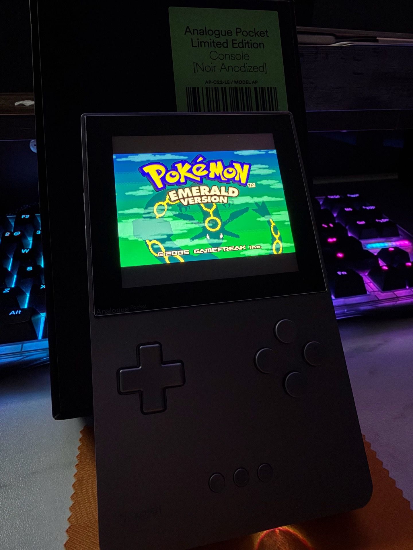 Analogue Pocket Aluminum Noir – Limited Edition – Mint Condition