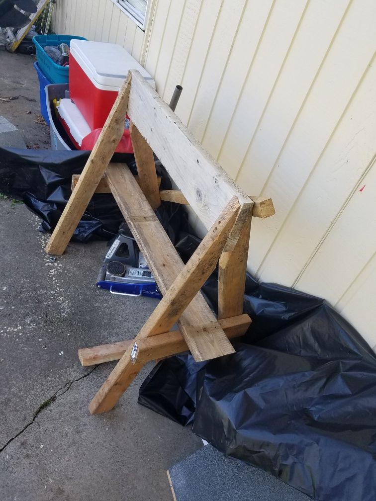 Outboard stand/sawhorse