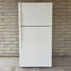 GE TOP-FREEZER REFRIGERATOR 21.7 cu ft COLD FOOD STORAGE FRIDGE HOME KITCHEN MAJOR APPLIANCE