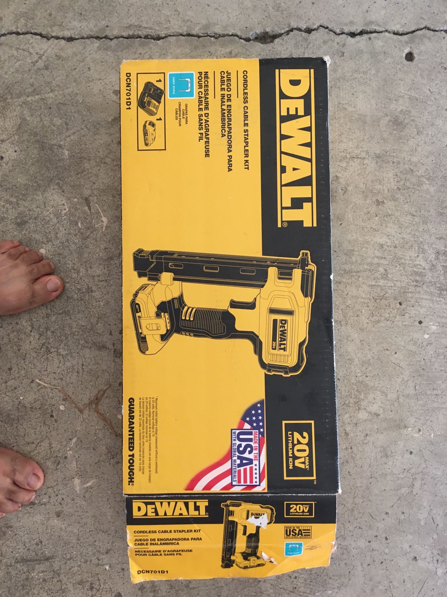 Cordless cable stapler kit