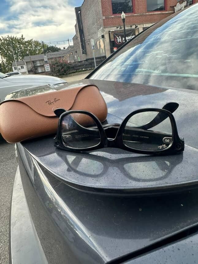 Meta wayfarer Raybans