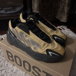 Yeezy 700 Mmm Honey Flux