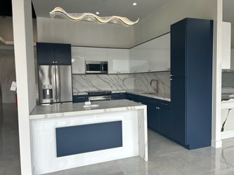 Custom Kitchen Cabinets