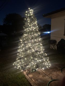 7FT ARTIFICIAL SPRUCE TREE $75 ONE SETTING WHITE LIGHTS  DELIVERY AVAILABLE $$