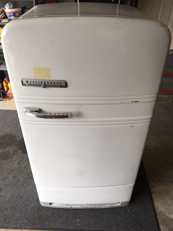 Vintage Westinghouse M-6 fridge.