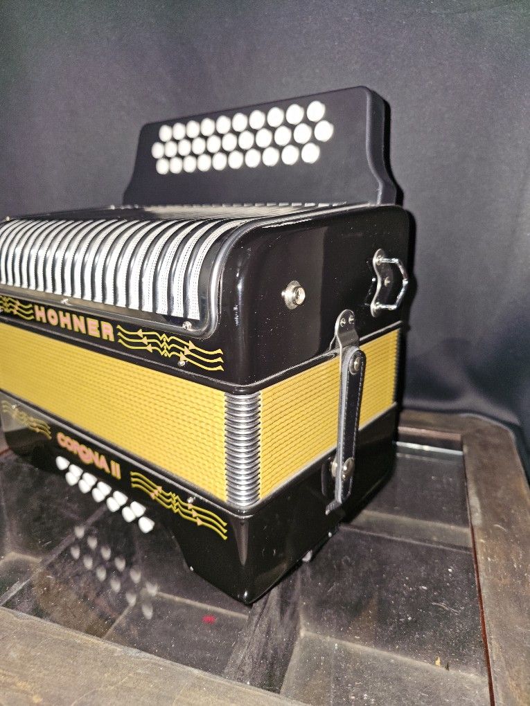 Hohner Corona II GCF