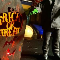 HORROR, 8" FRANKENSTEIN MONSTER FIGUER, & WOODEB LED COFFIN, FIRM.